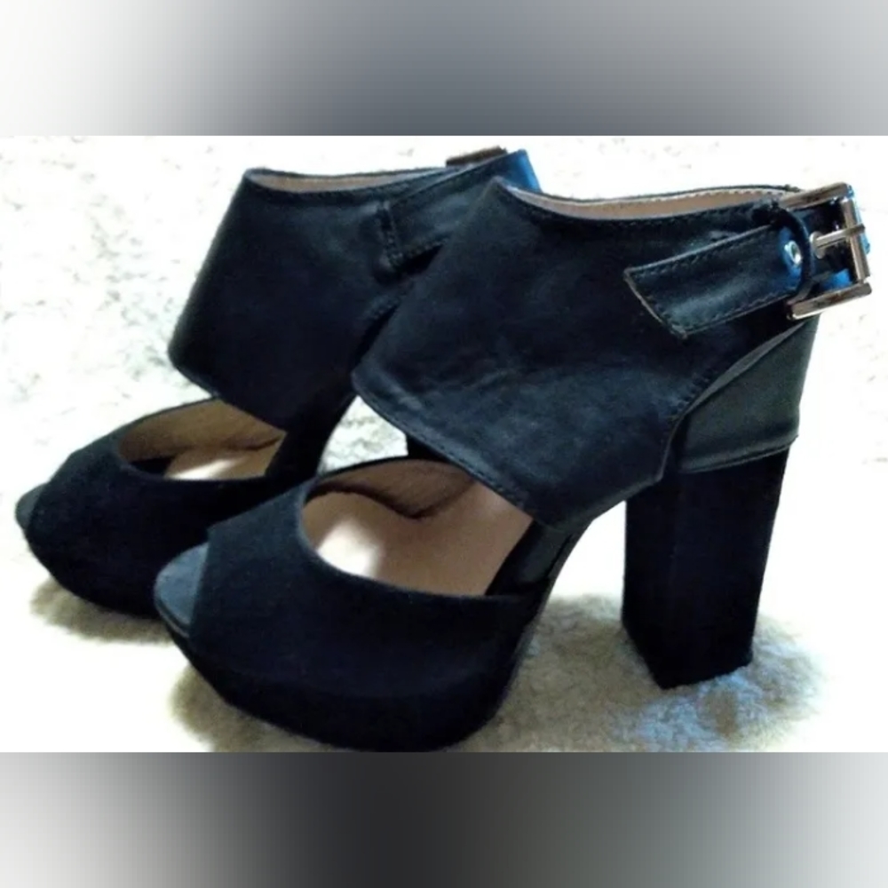 JustFab Black Leather Heels Size 7